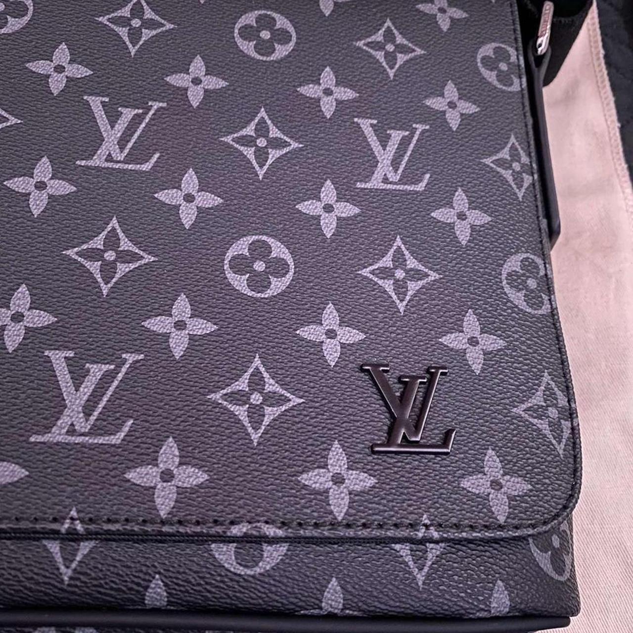 Louis Vuitton Men's Bag Depop
