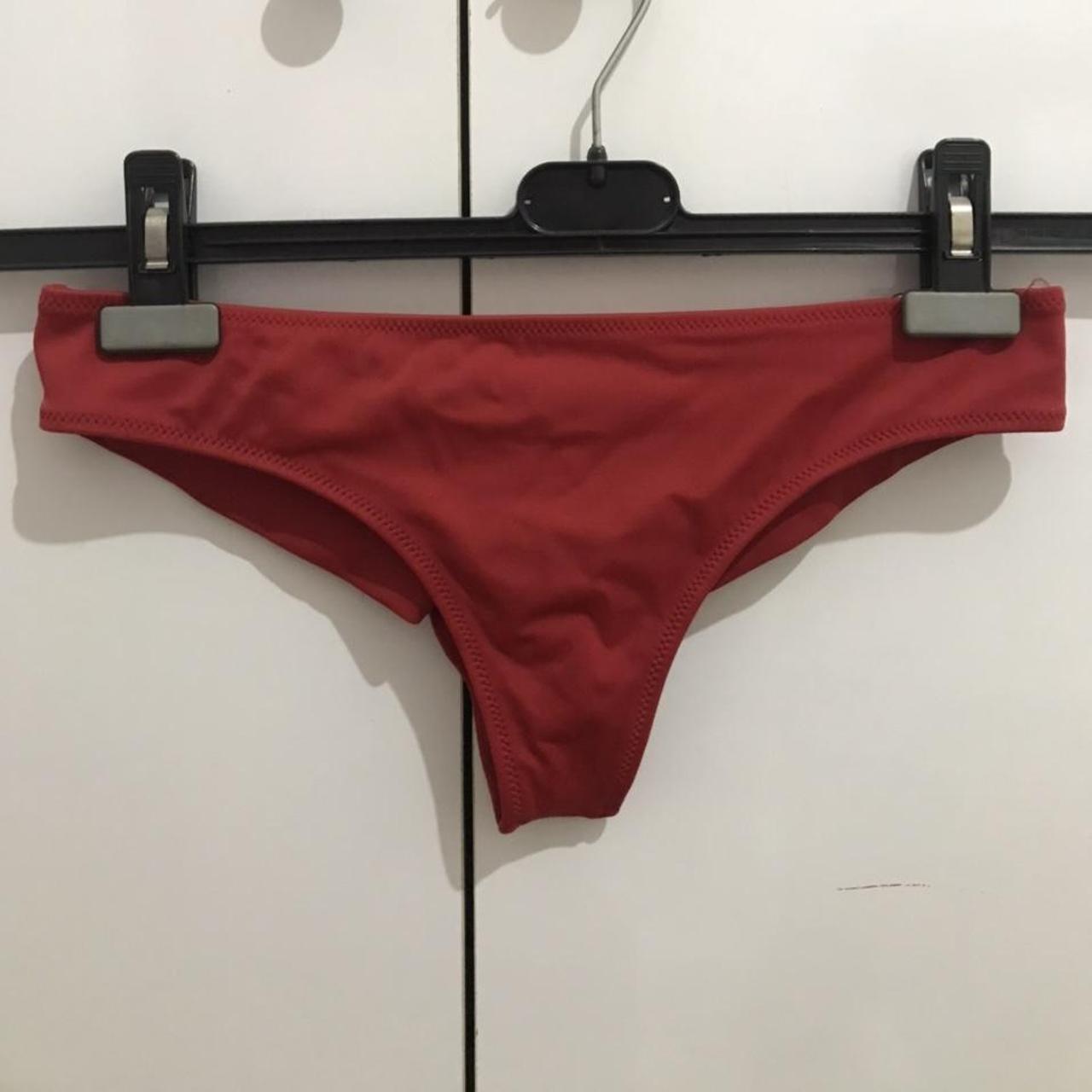 Calzedonia Women's Bikini-and-tankini-bottoms | Depop