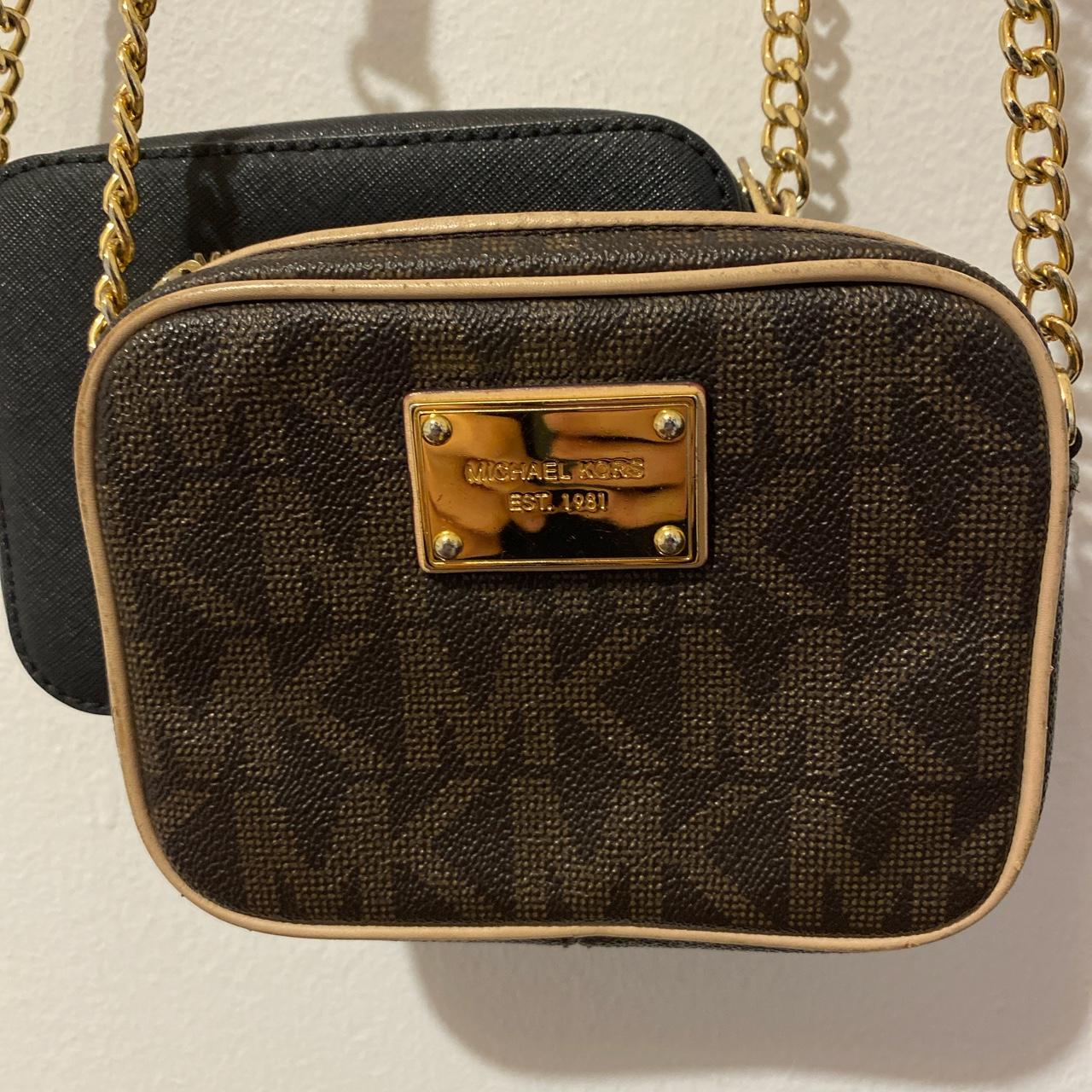 BORSA NERA VENDUTA Vendo due bellissime borse... - Depop