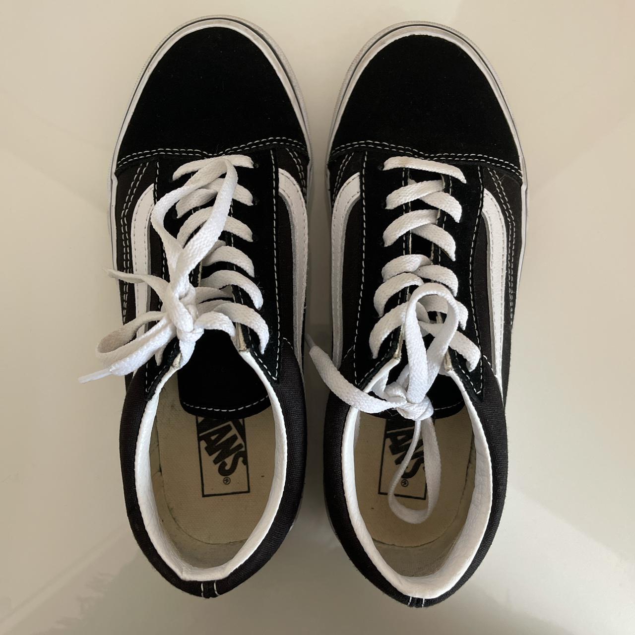 trainers black and white