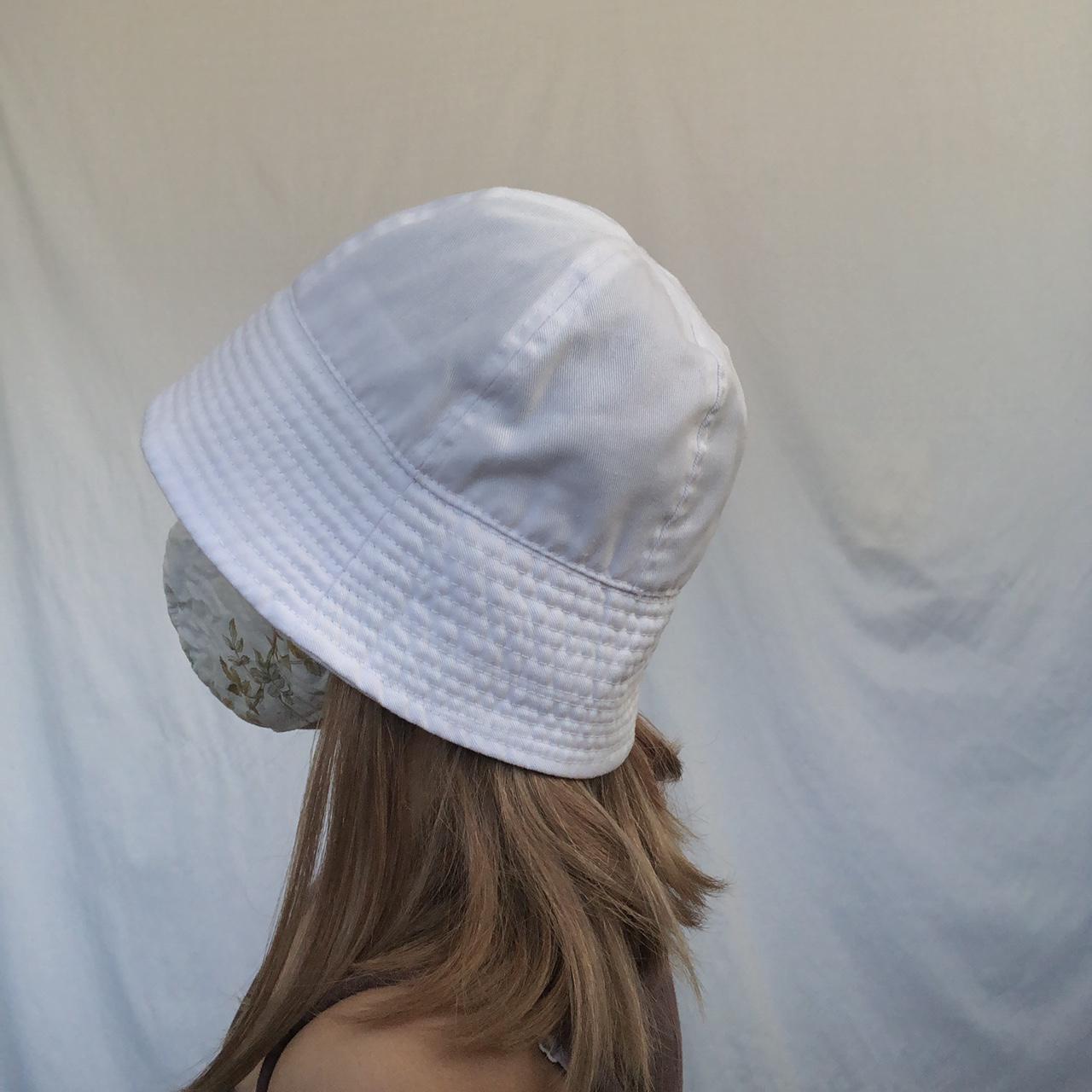 Product Image 1 - White bucket hat
+$4.05 ship 

Unbranded