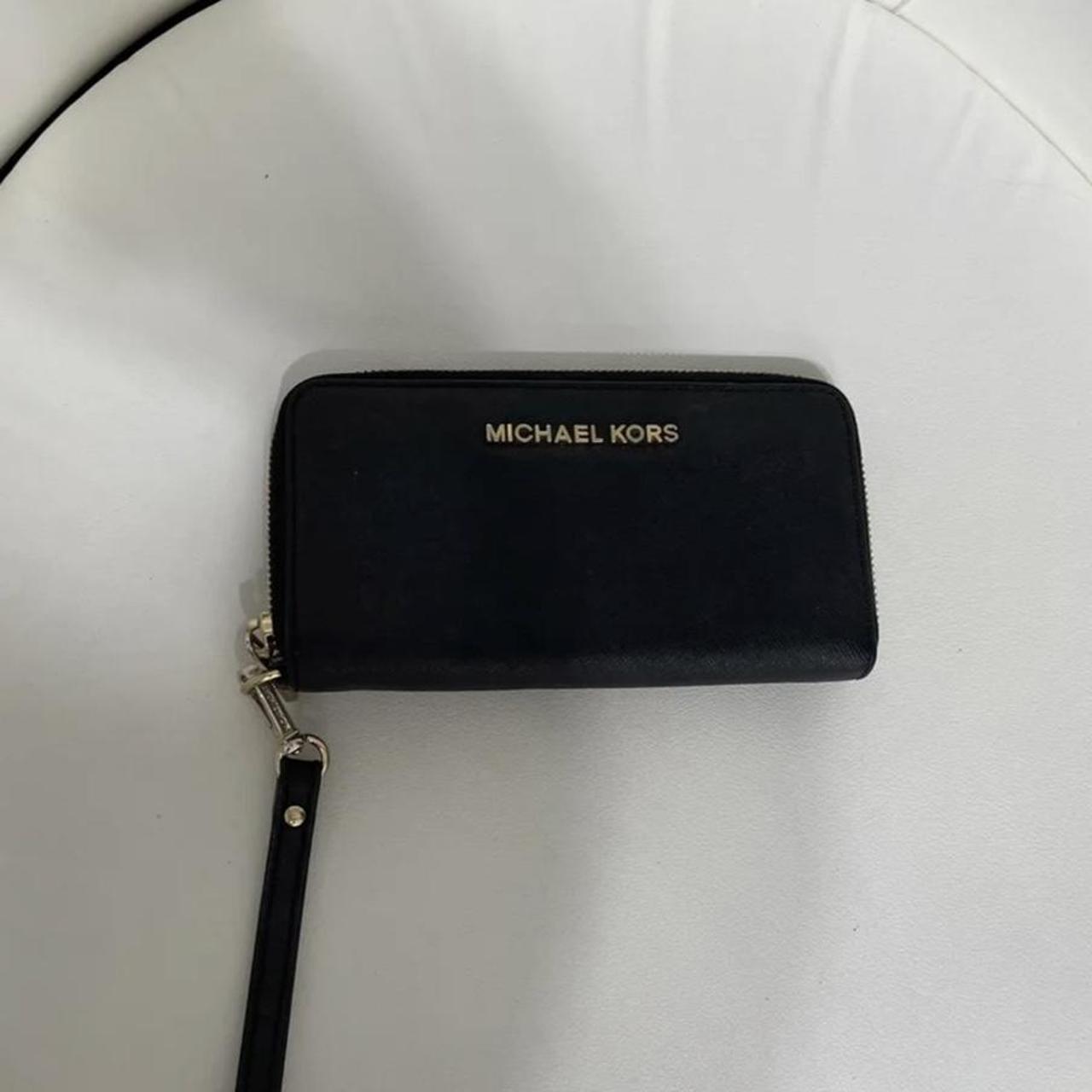 Product Image 1 - Michael kors black wallet

TRYING TO