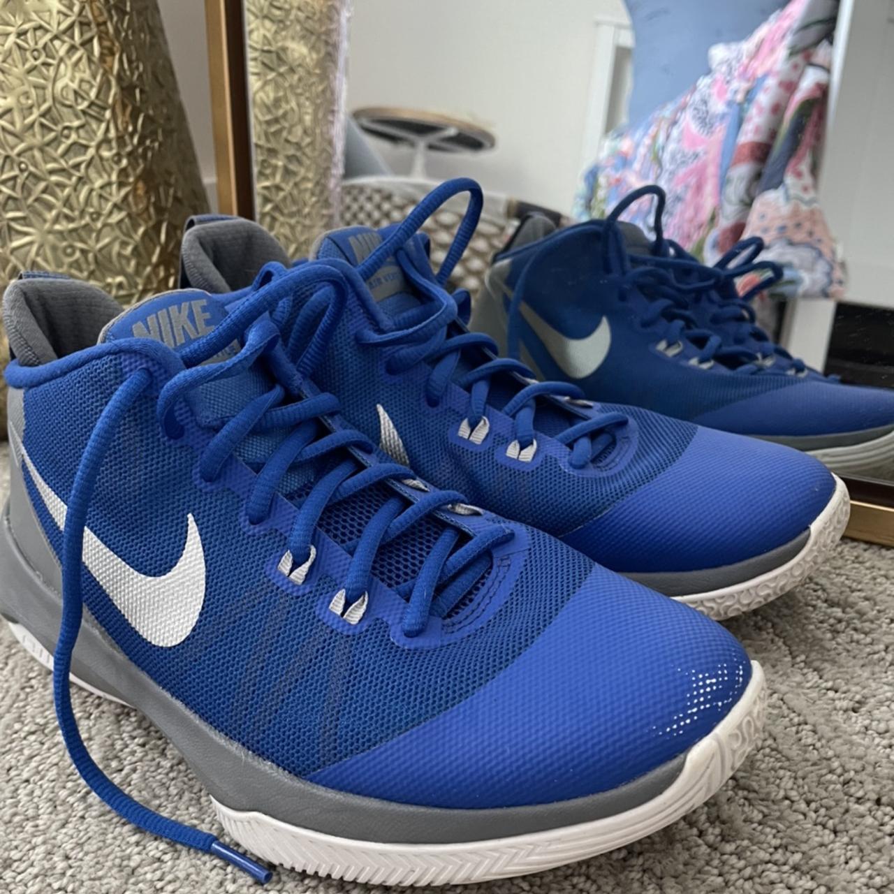 nike women's air versitile ii basketball shoes