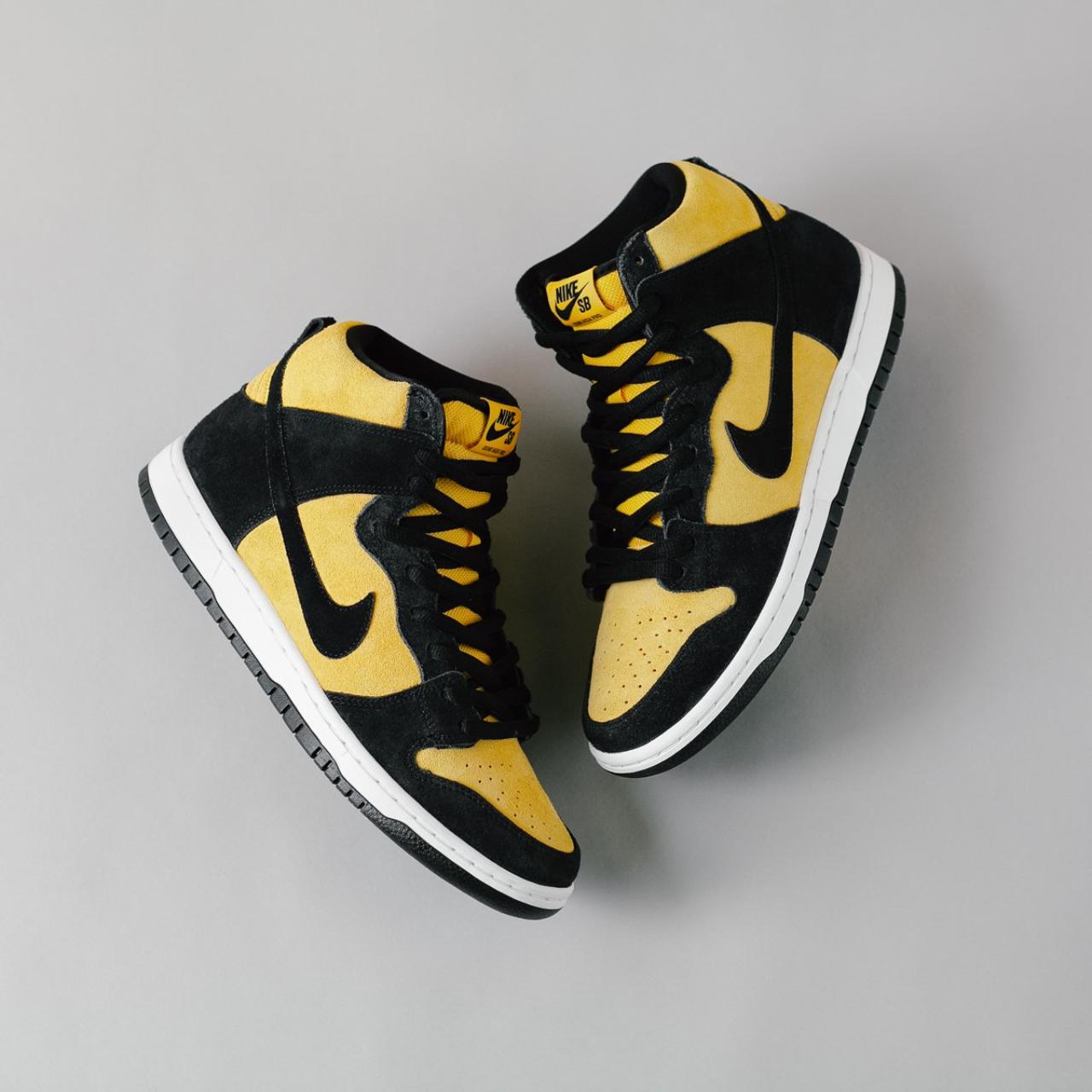 nike sb dunk goldenrod