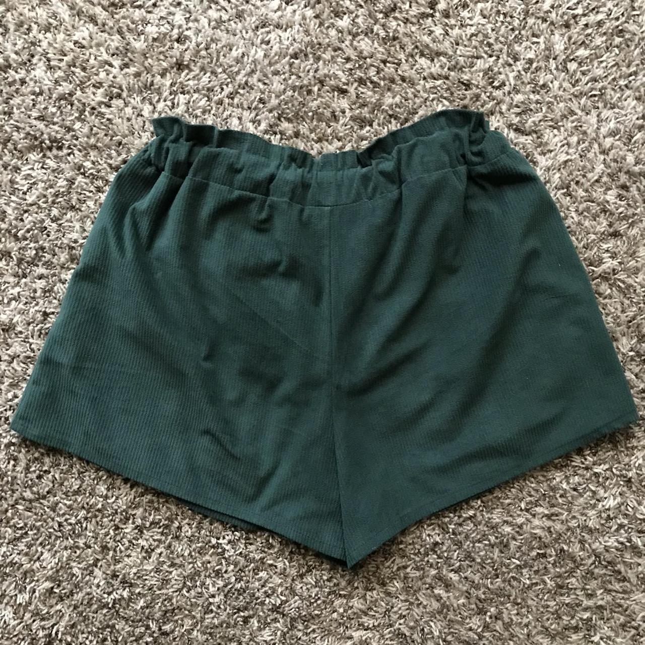 Dizzy Lizzy Women's Green Shorts (2)