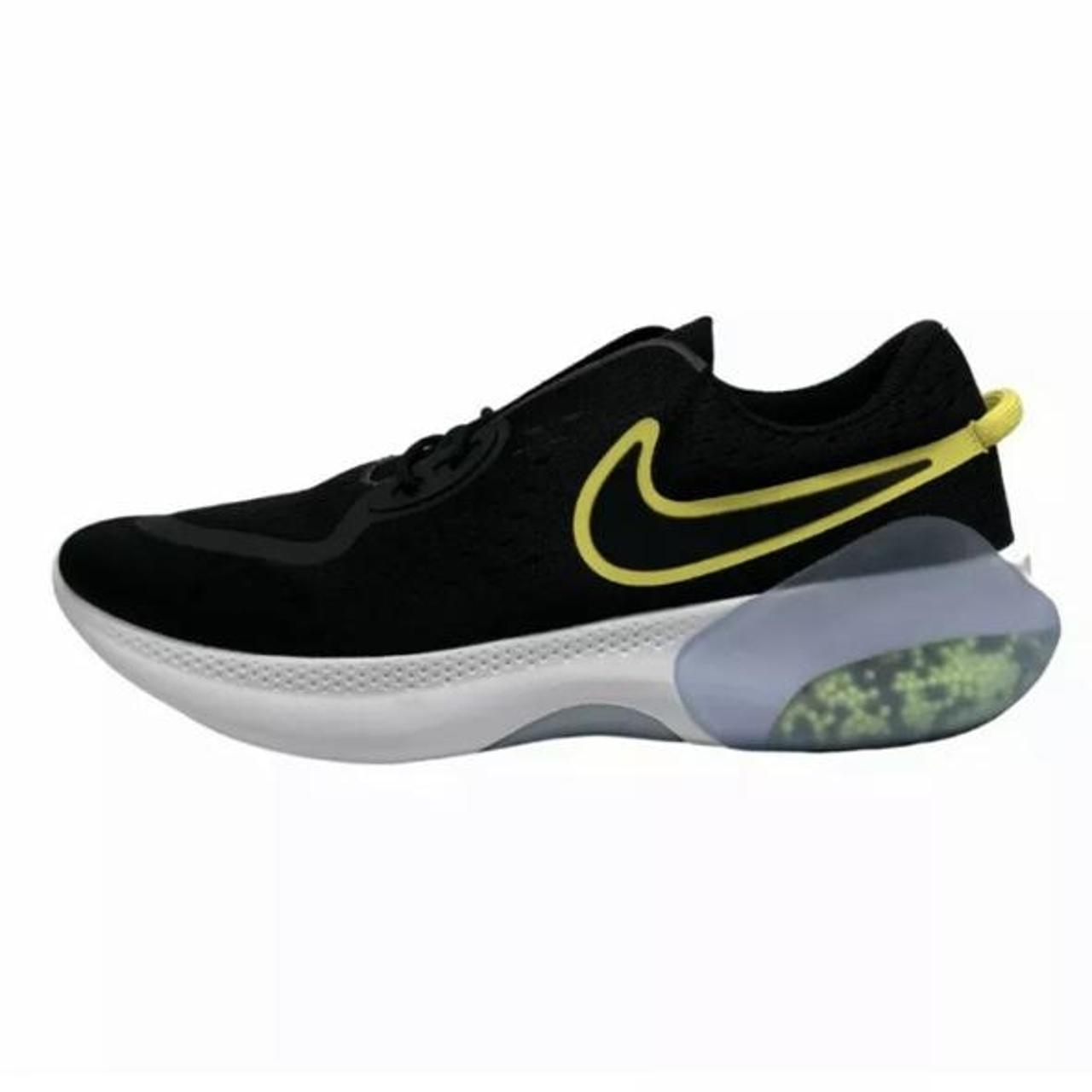 NIKE QUEST 3 SHIELD MENS RUNNING TRAINERS CQ8894-010 | Depop