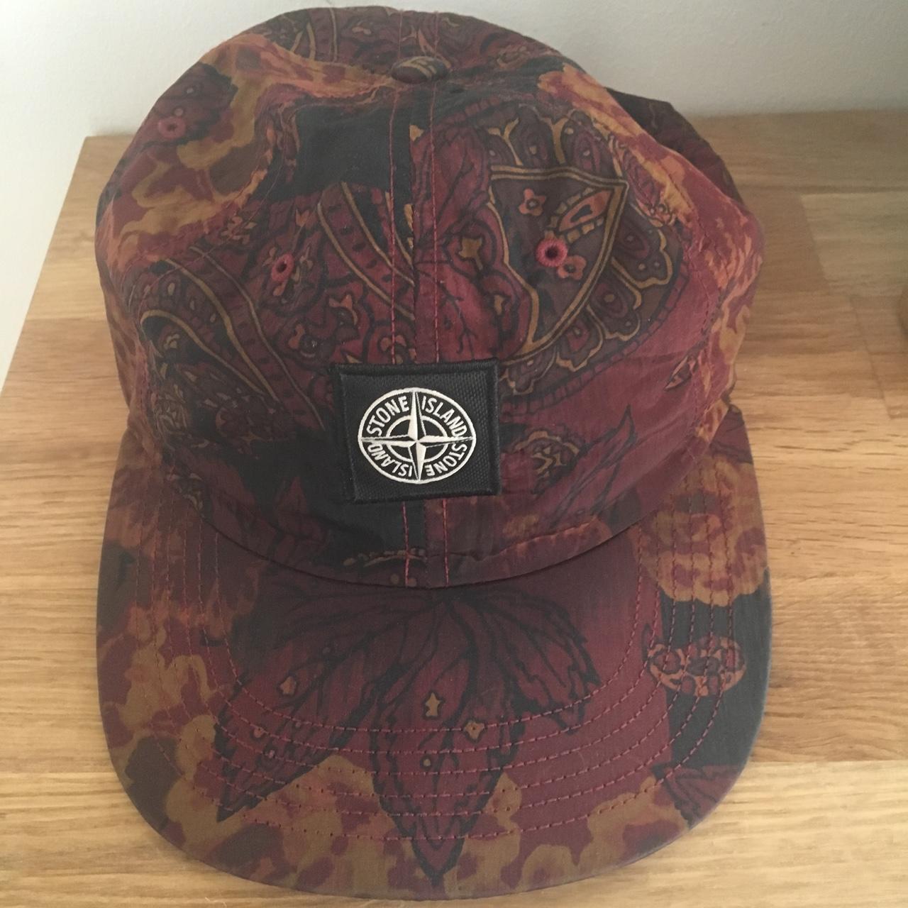 Supreme x stone island paisley hat in red burgundy