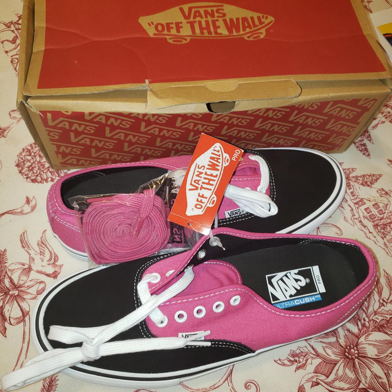 Pink vans pro best sale