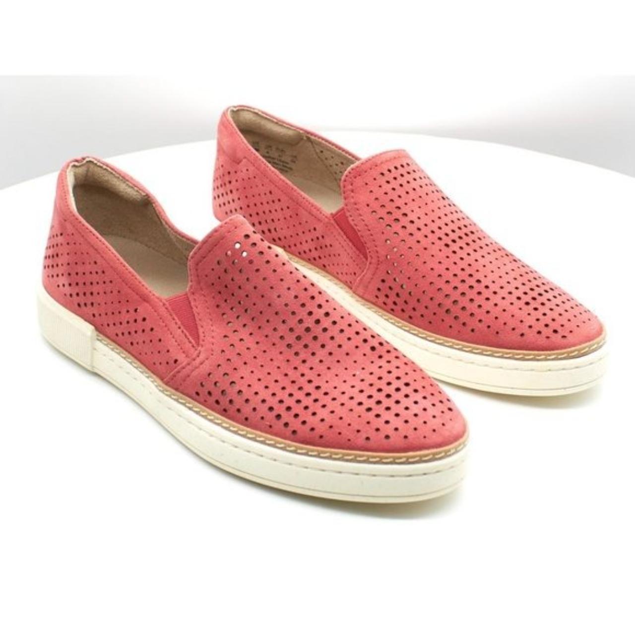 naturalizer zola 2 slip on sneaker