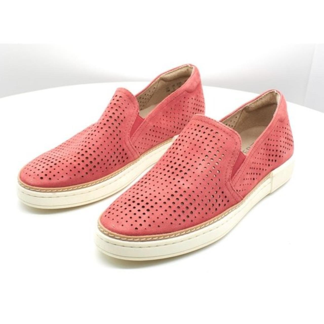 naturalizer zola 2 slip on sneaker