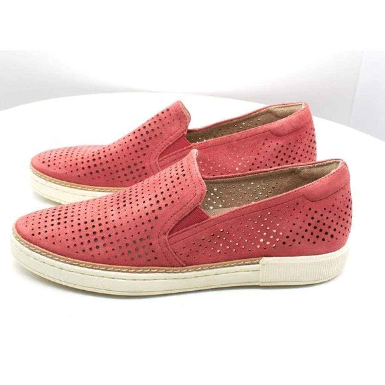 naturalizer zola 2 slip on sneaker