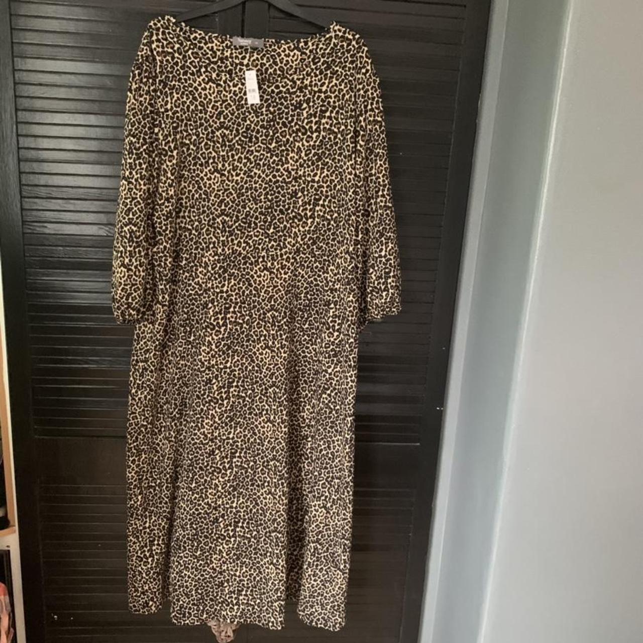 Nutmeg midi leopard print dress Size18 Never worn... - Depop