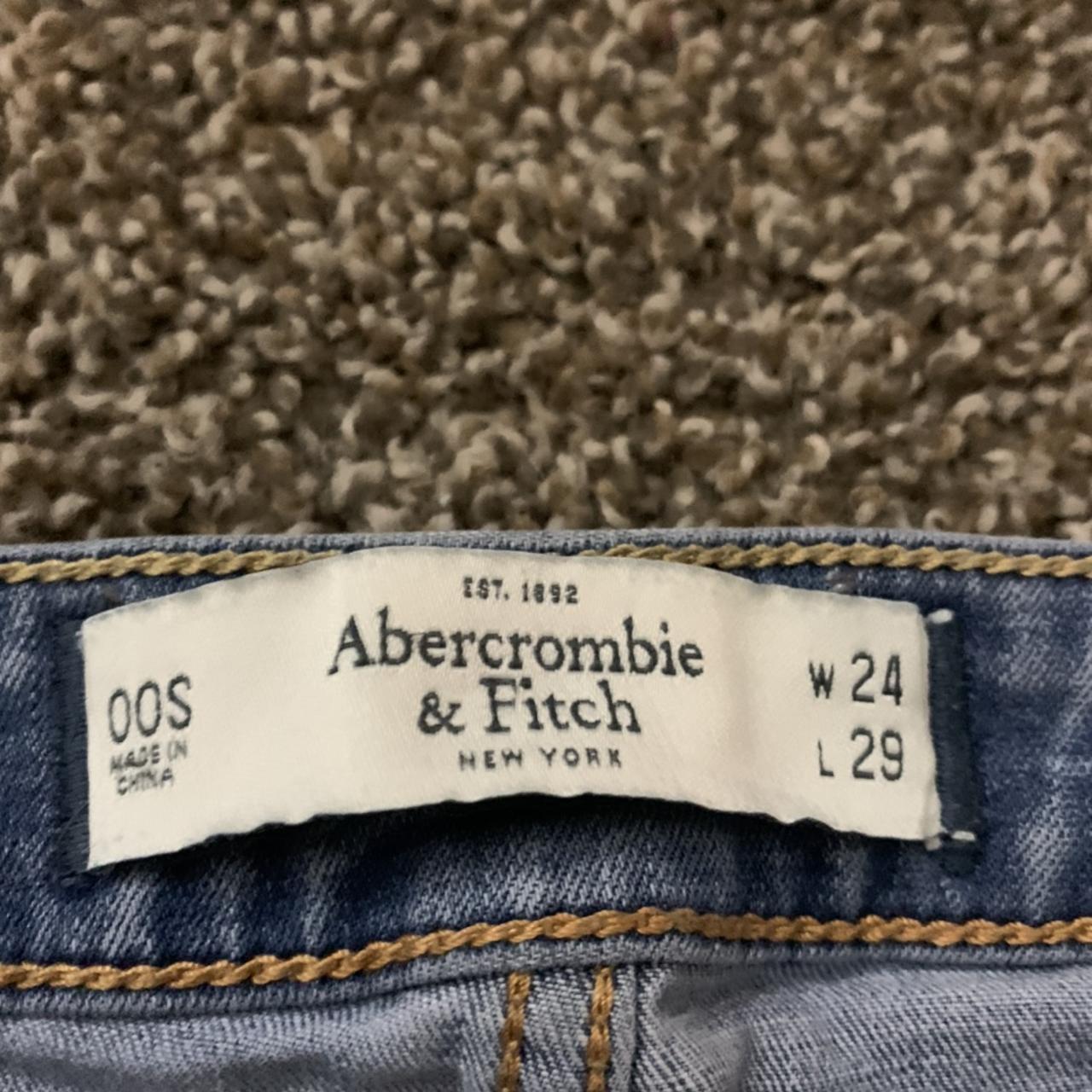 Low waisted light wash skinny jeans from Abercrombie... - Depop