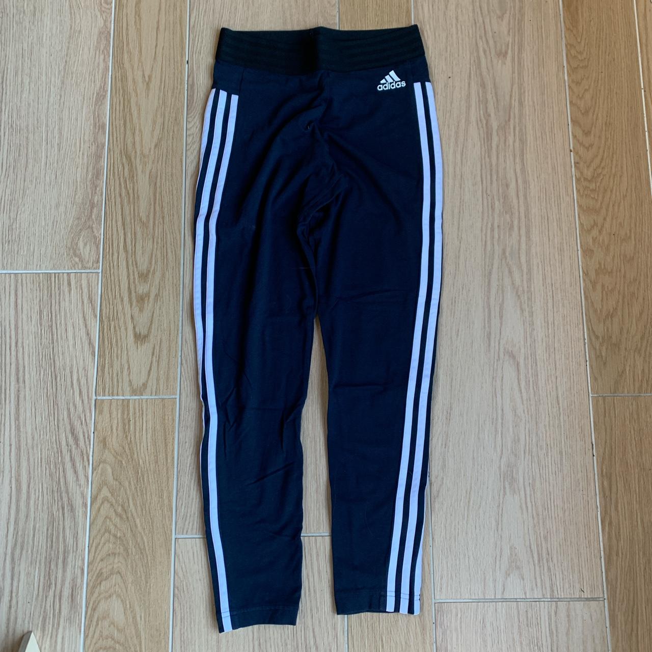 Adidas Women's Navy and White Leggings | Depop