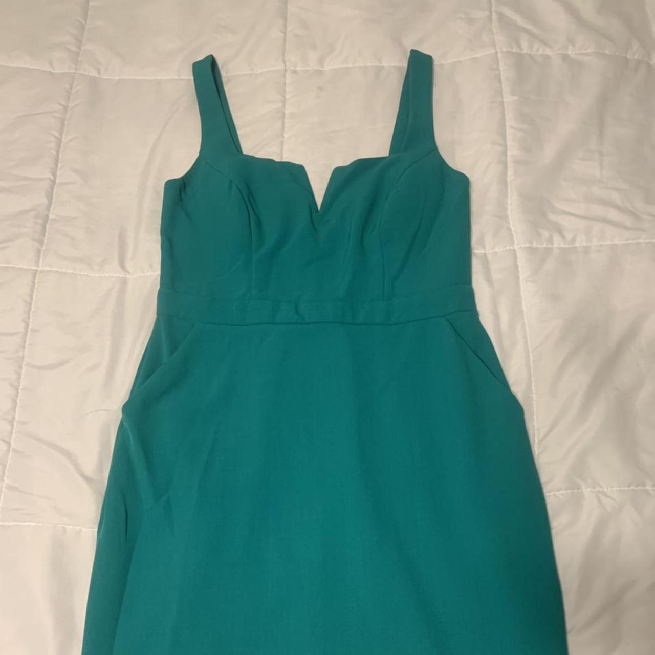 Mid green dress with pockets - Depop