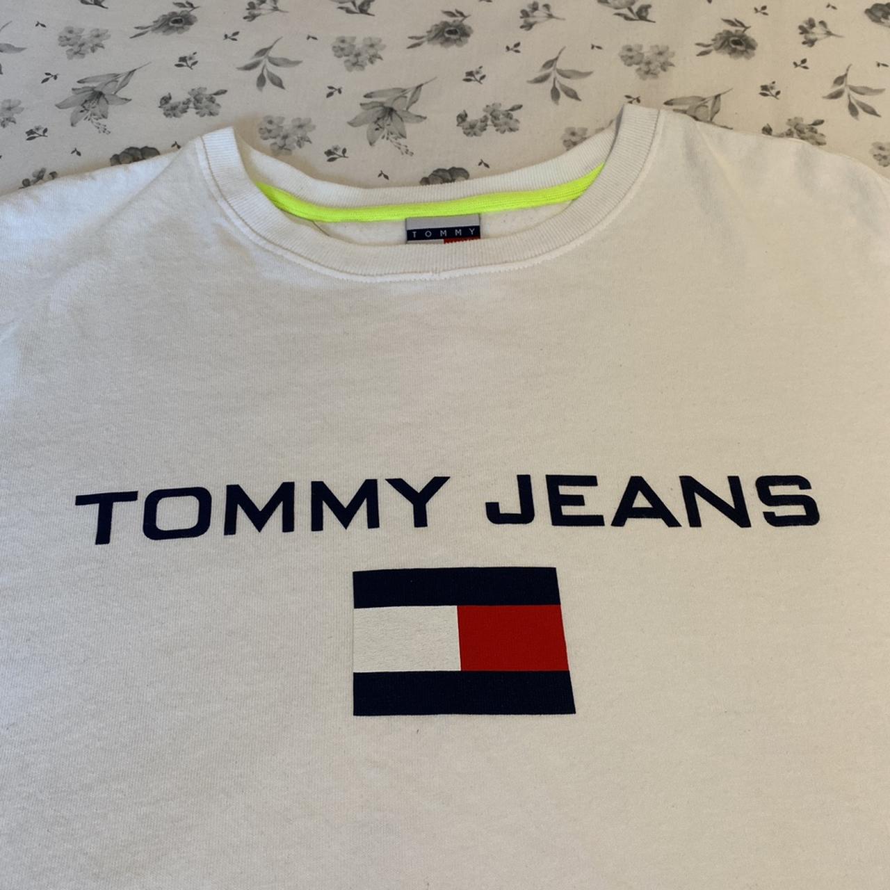 Tommy Jeans white T-shirt Size Medium- would fit... - Depop