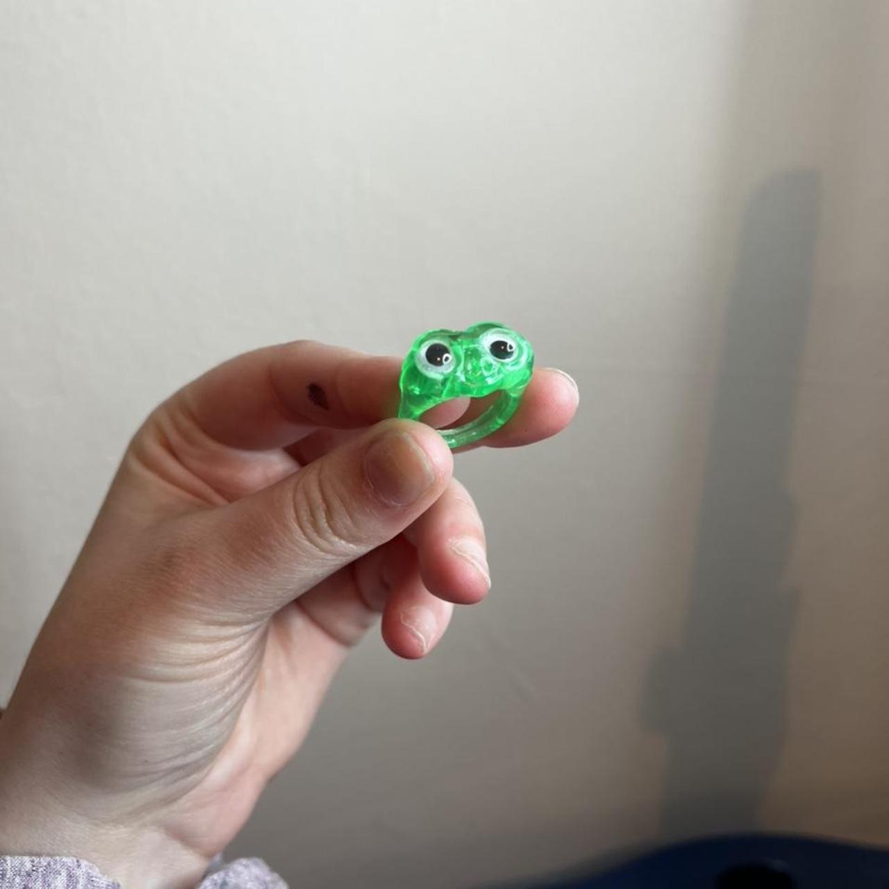 Vintage offers Green Metal Frog Ring Jewelry Size 7 Googly Eyes Cute Substantial Rare