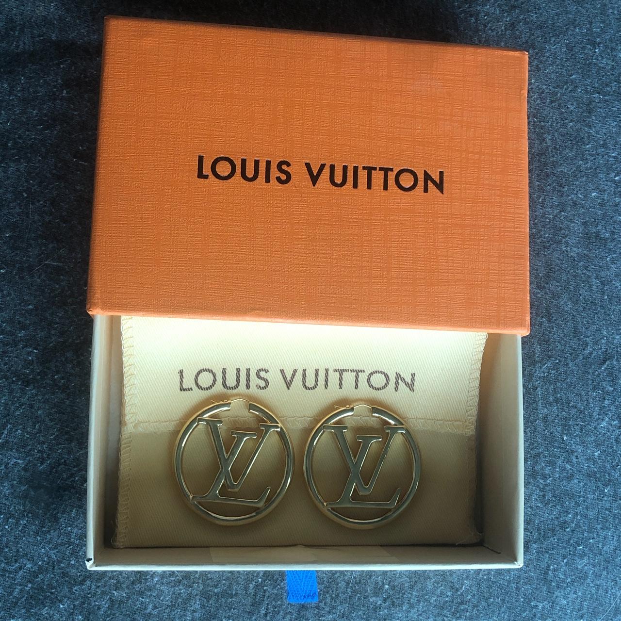 Louise hoop earrings 🫶🏽 #lvearrings #louisvuitton