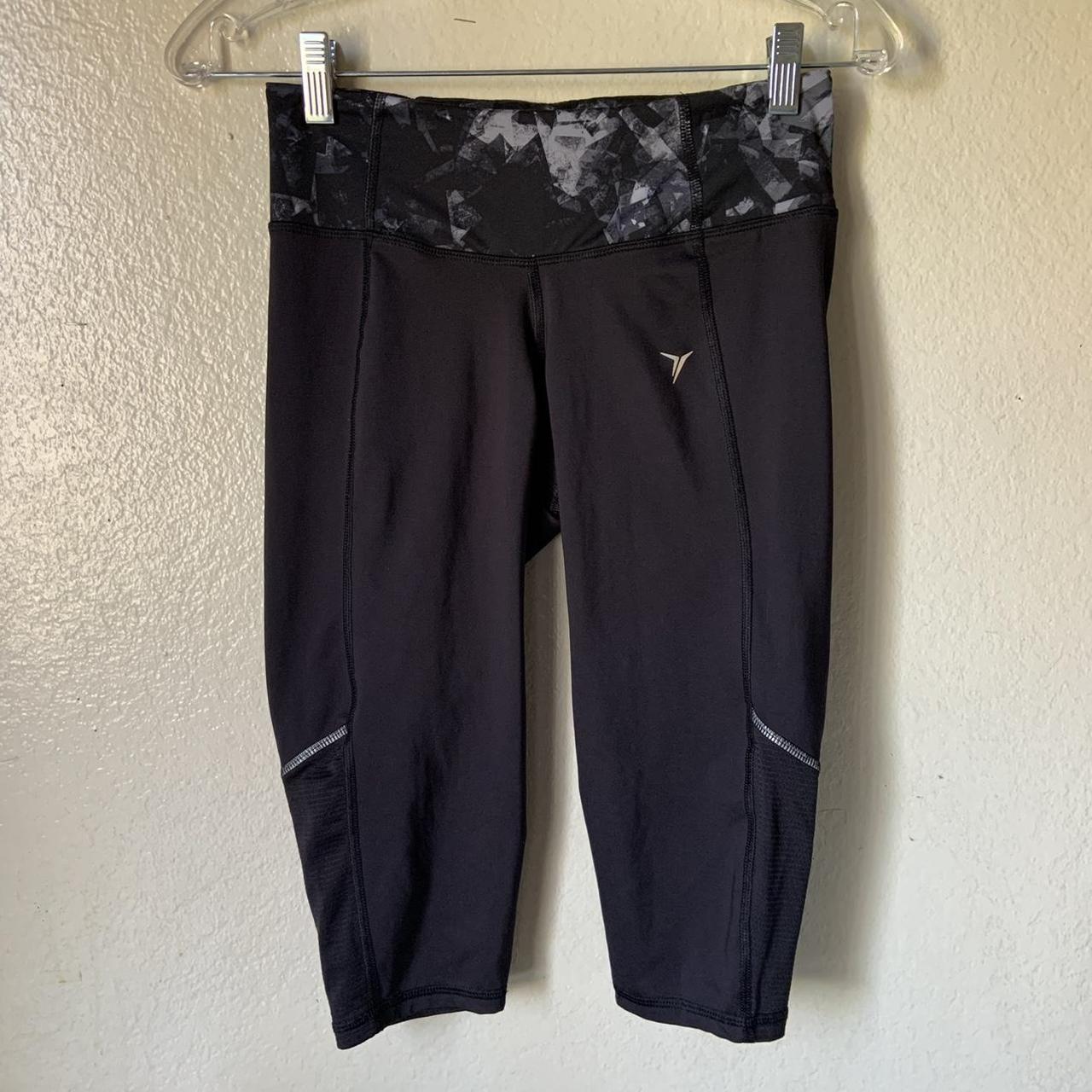 Old Navy active brand go-dry capri length legging - Depop