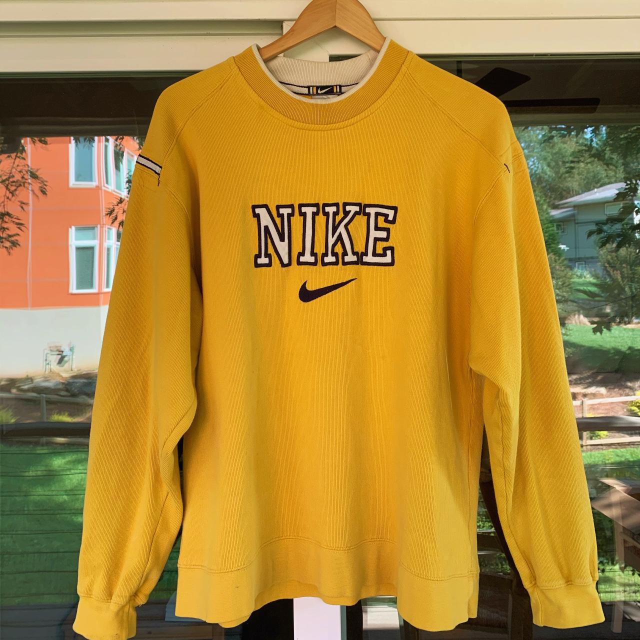 Nike Vintage Crewneck Sweatshirt Green FREE - Depop