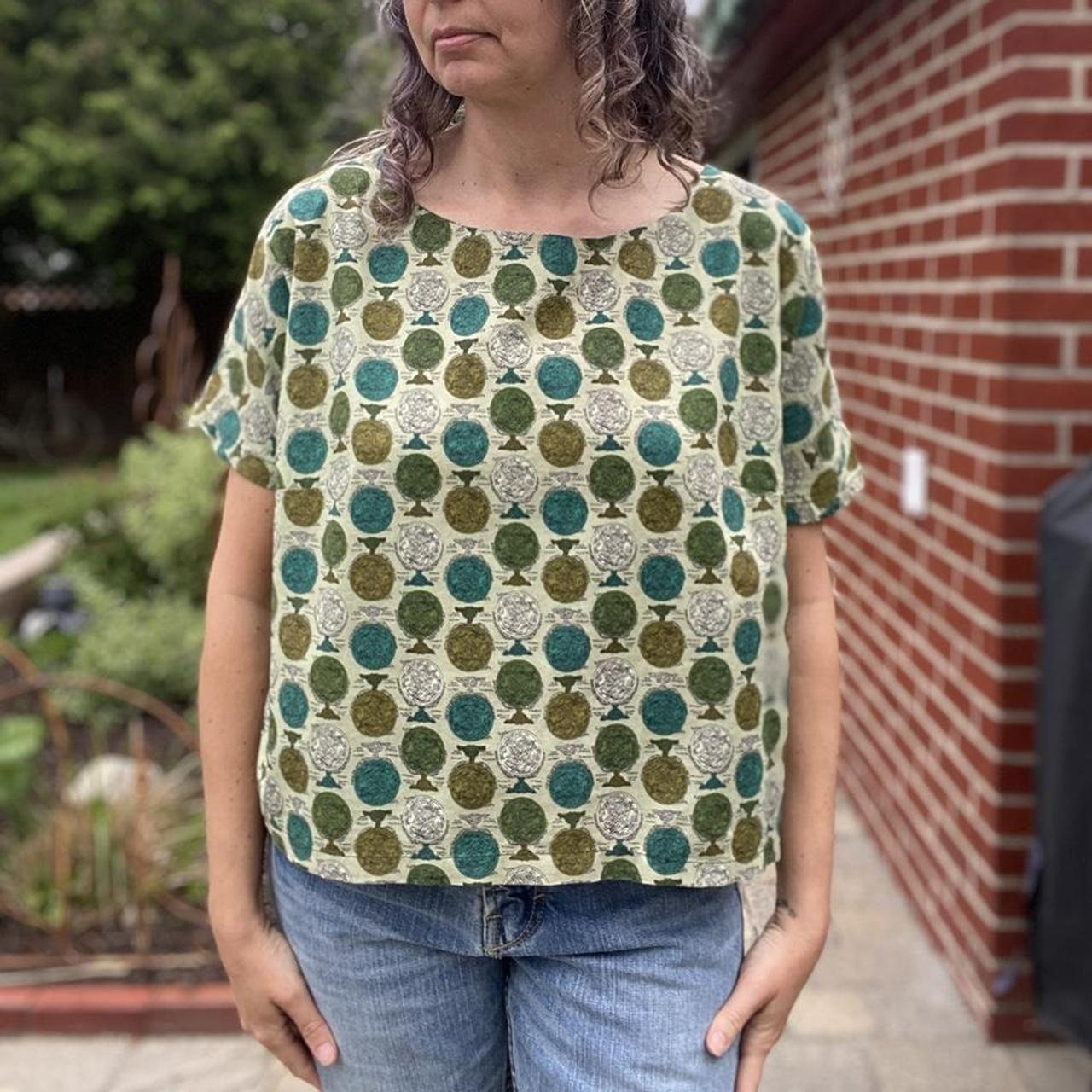 Vintage novelty print shirt. Boxy fit. Clasp in the... Depop