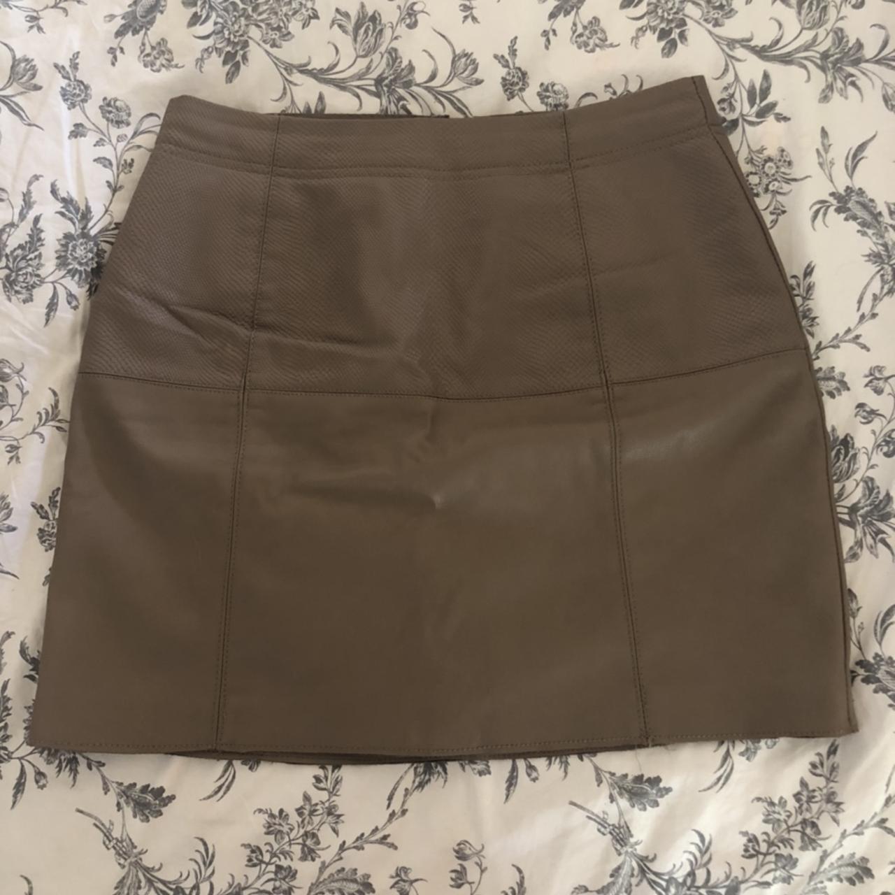 River Island faux leather mini skirt 🤎 size