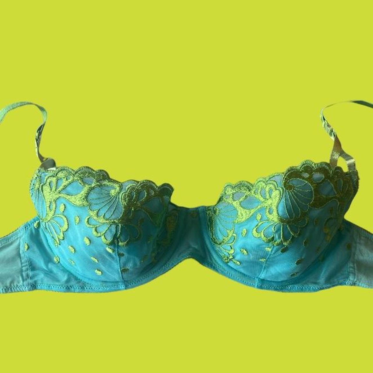 32d victoria secret sister size