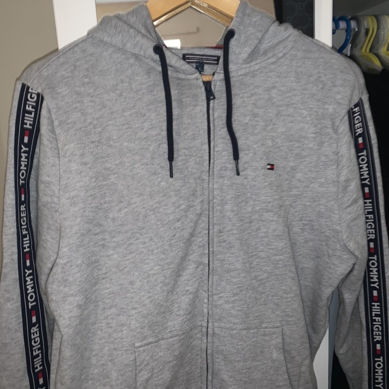 Tommy hilfiger sweatshirt outlet footasylum