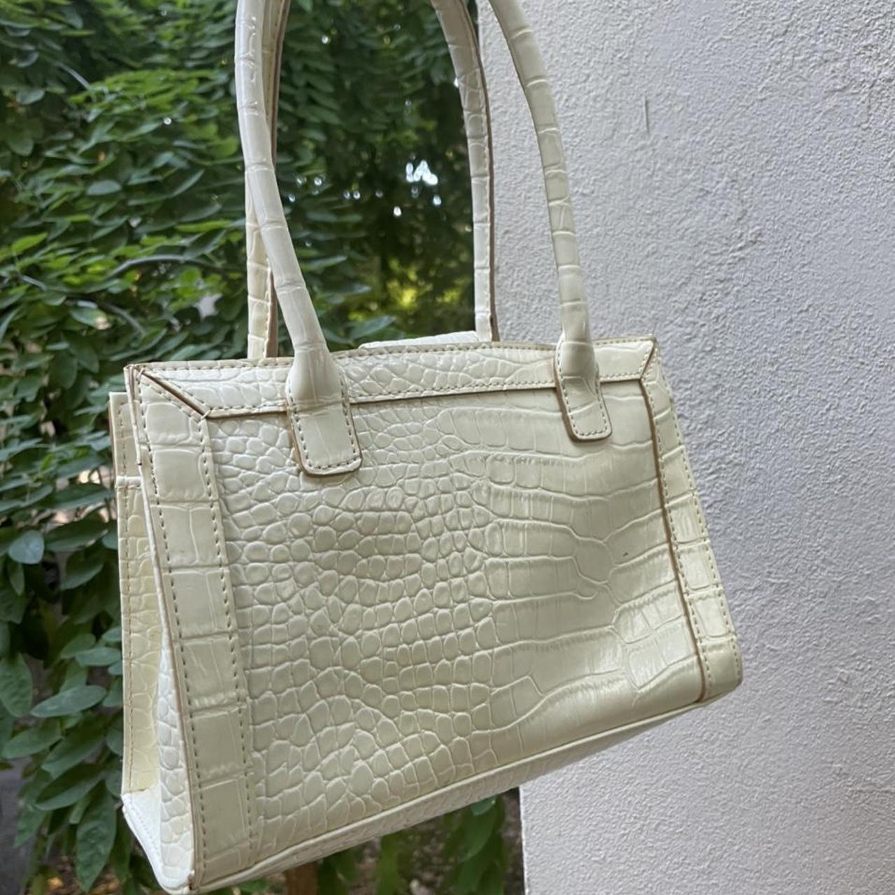 vintage Liz Claiborne hand bag, just like new! - Depop