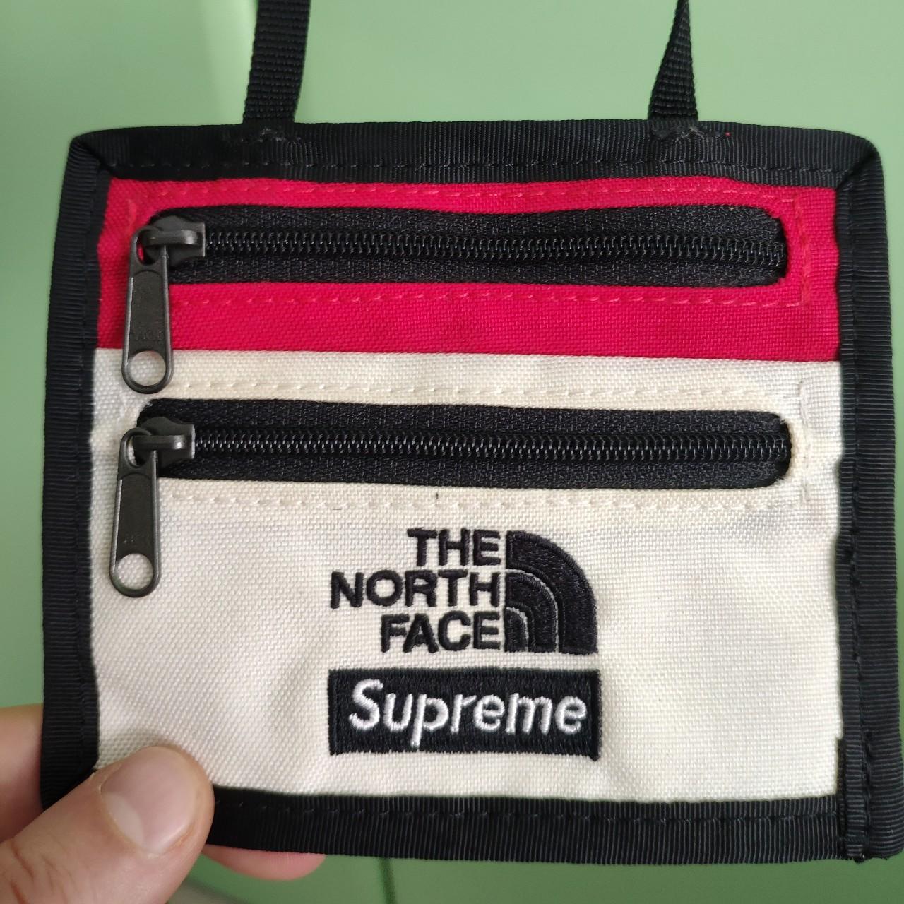 Supreme x north on sale face travel wallet