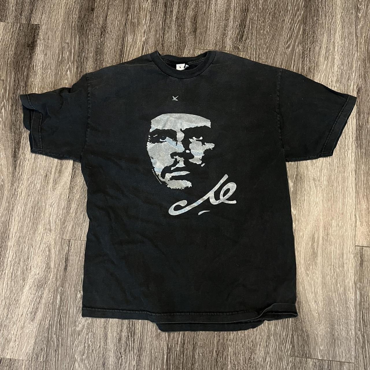 Vintage Che Guevara our a T-shirt size XL message... - Depop