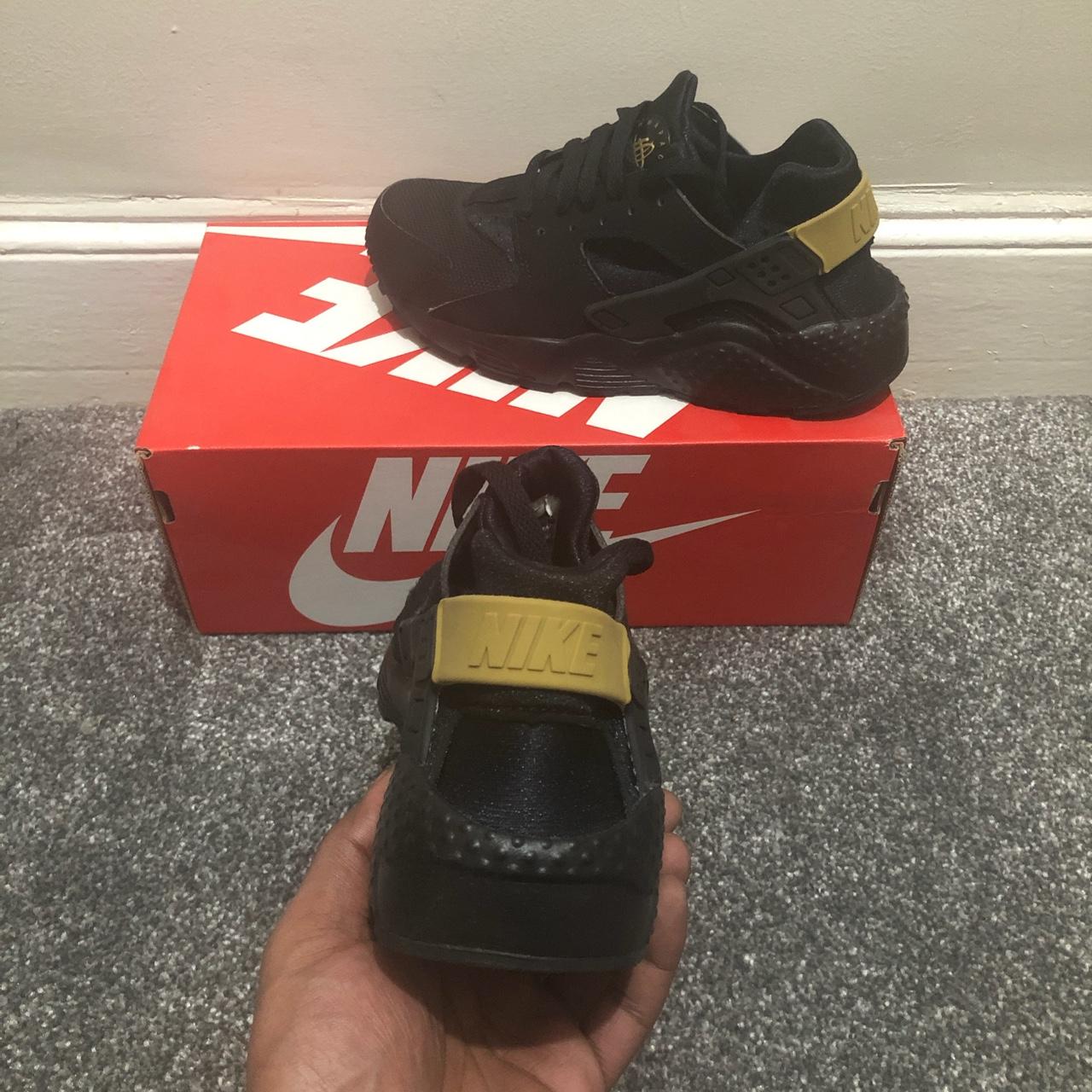 Black and gold top huaraches custom