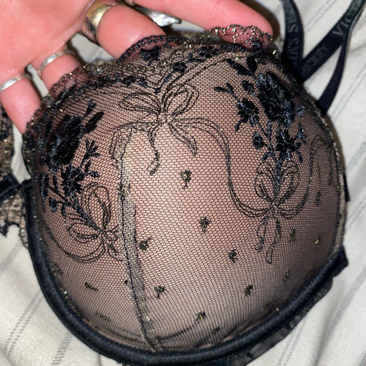 Gorgeous embroidered lace push up bra from