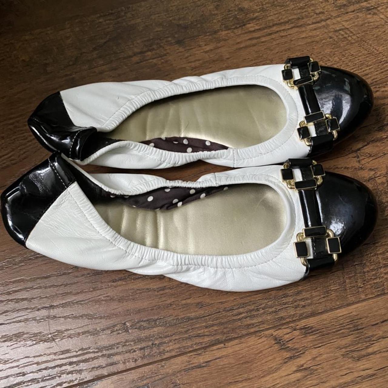 Tahari on sale black flats