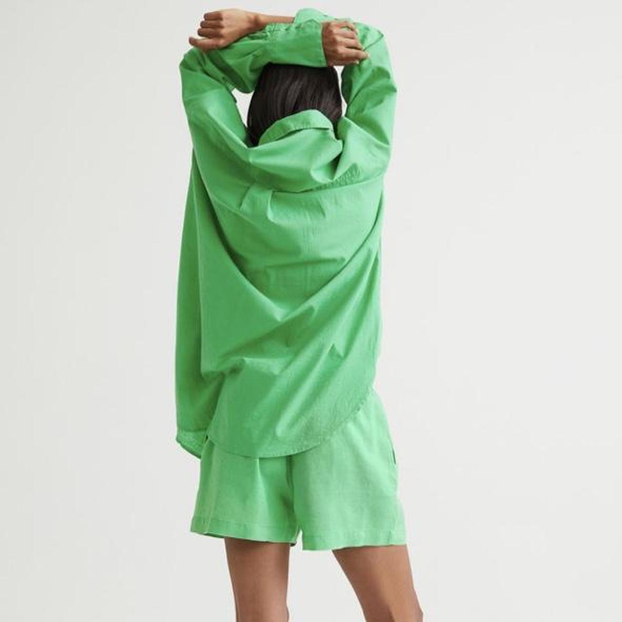H&M Women's Green Shorts Depop