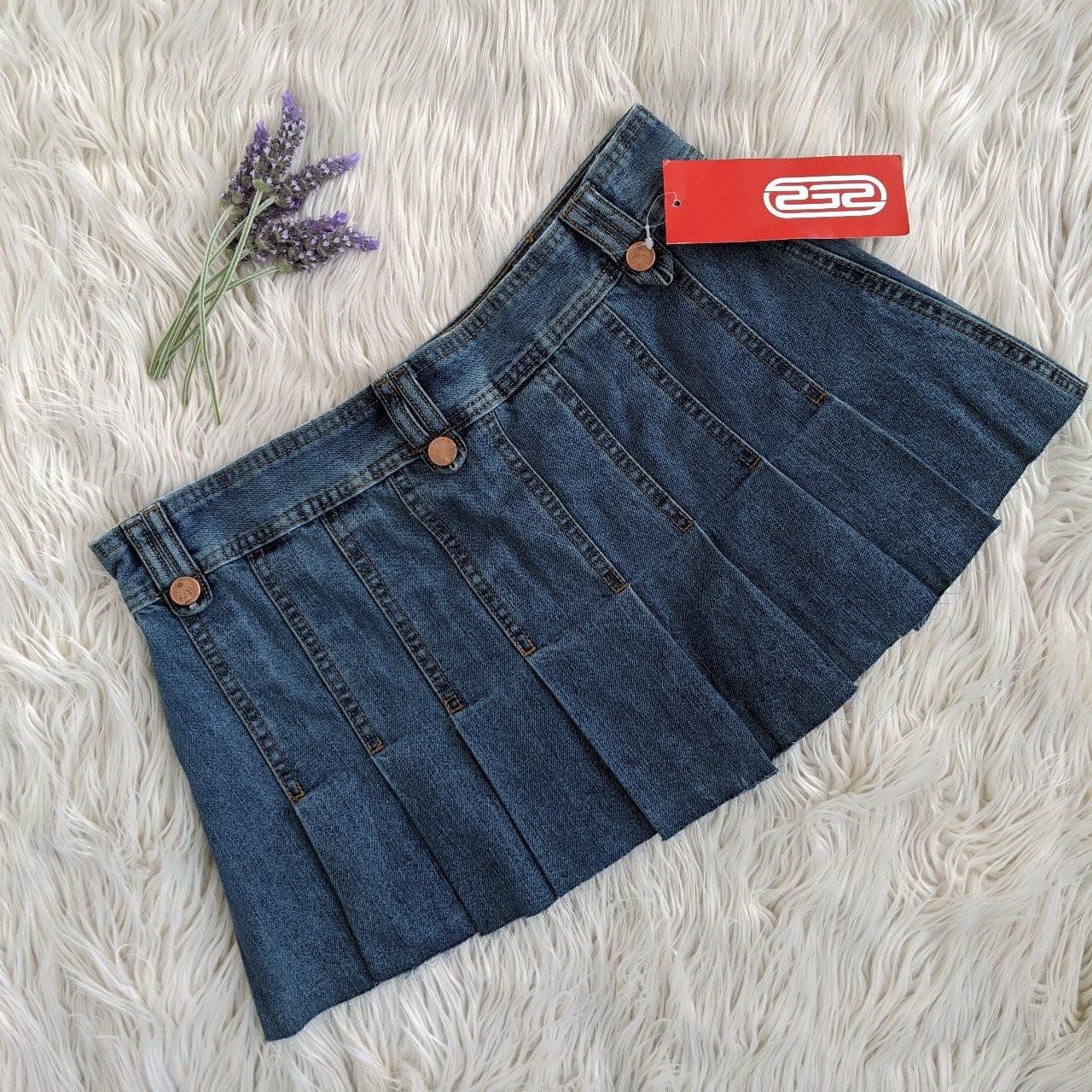 Dead Stock Y2K Pleated Denim Mini Skirt 