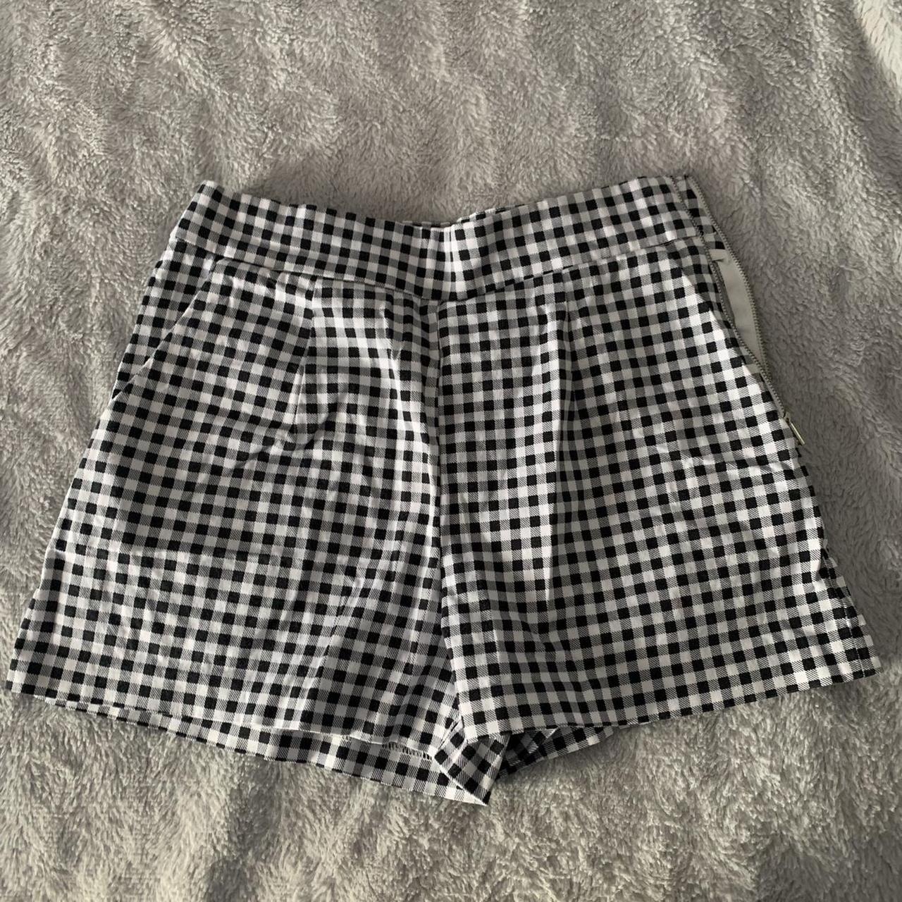 Women's Black and White Shorts | Depop