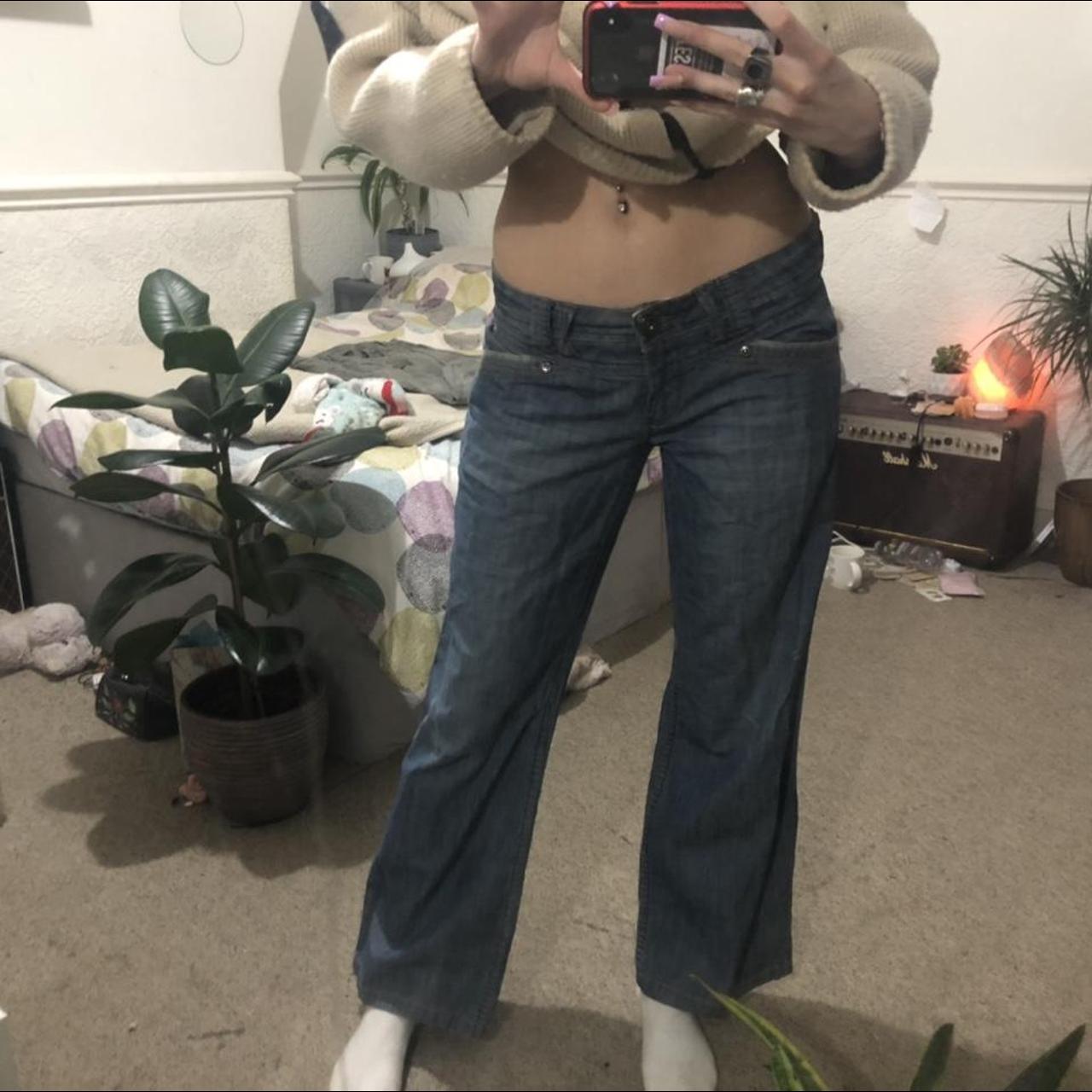vintage low waisted flared jeans can alter waist... - Depop