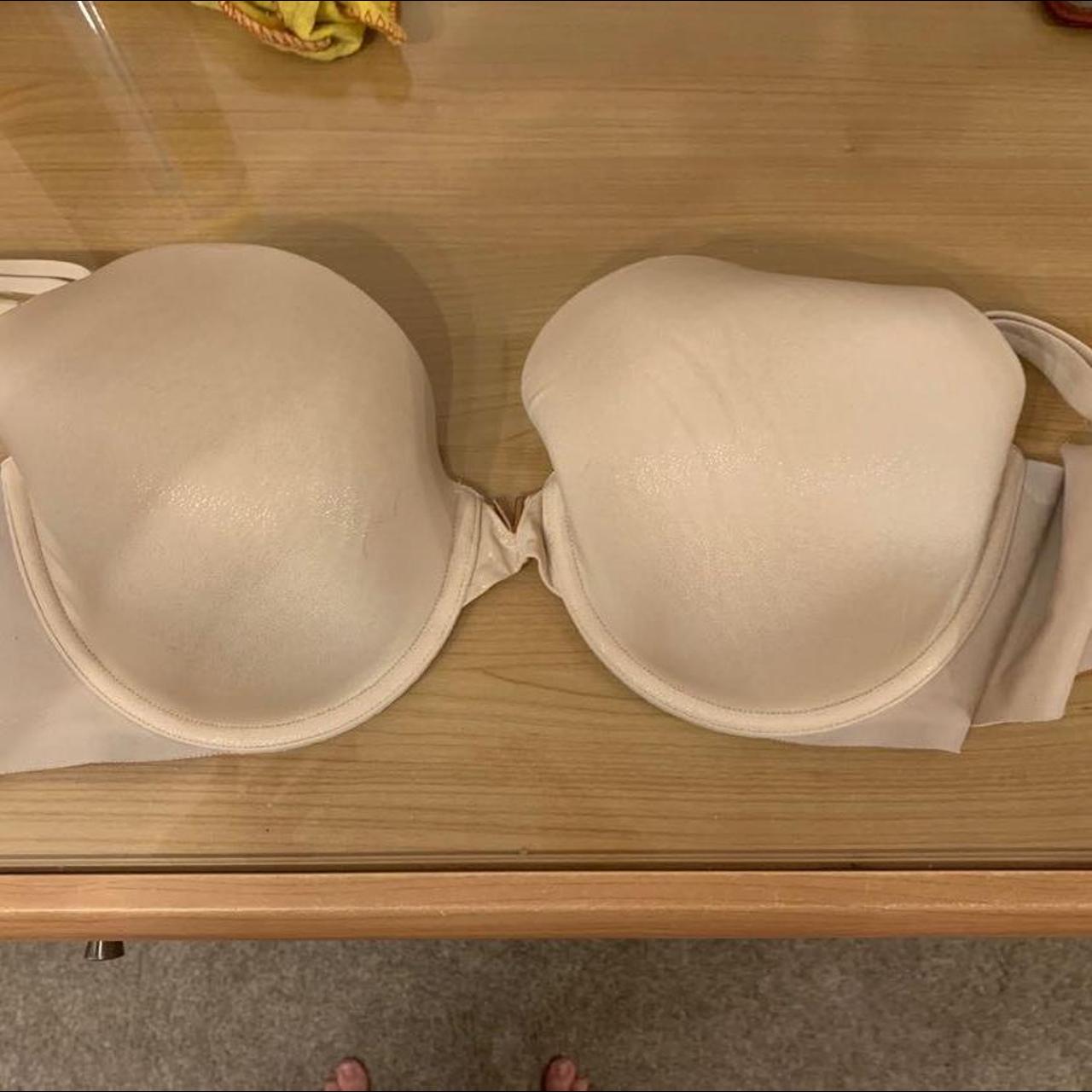 Victoria's Secret nude bra Worn a few times 34 DDD - Depop
