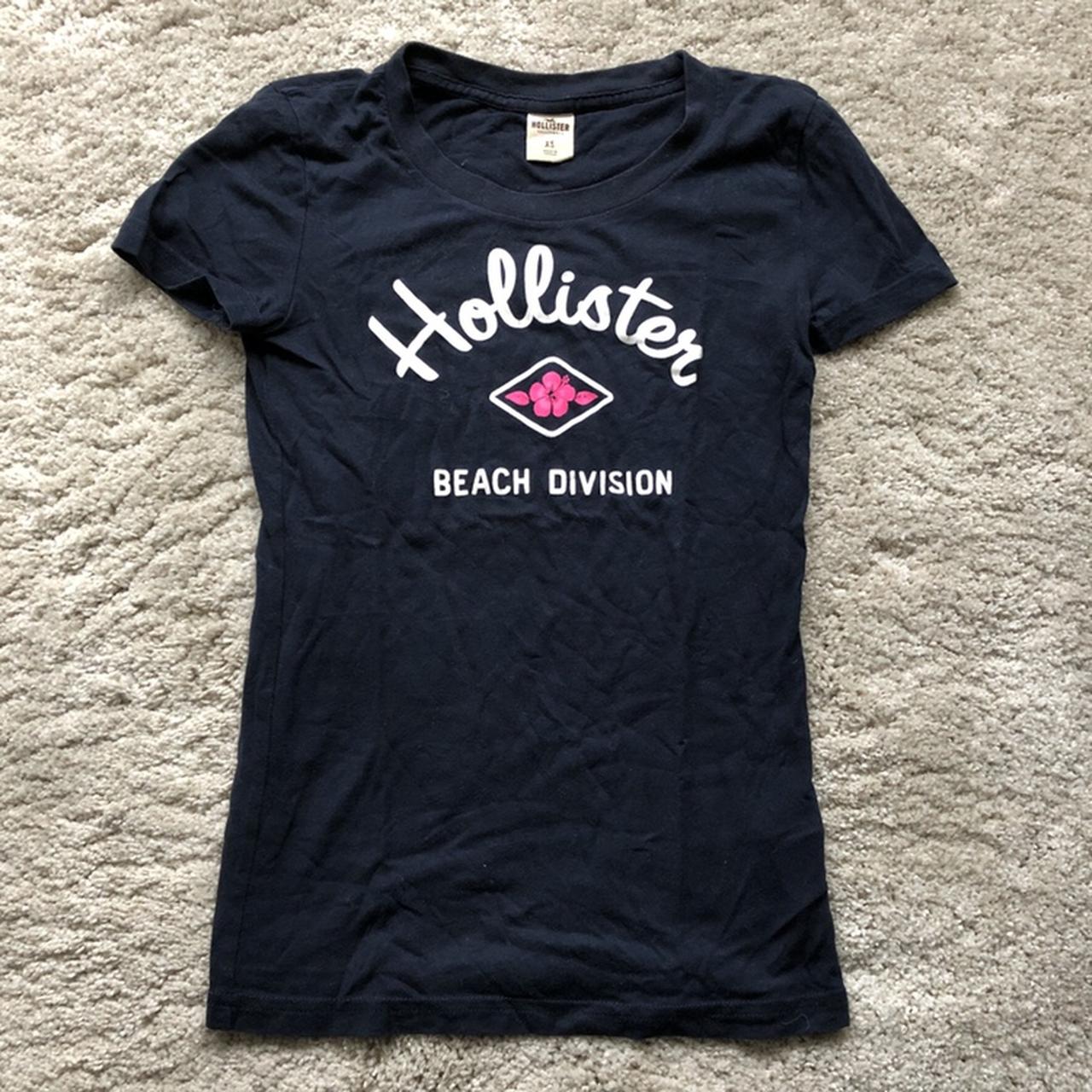 Hollister fitted t shirt Classic flattering slim... - Depop