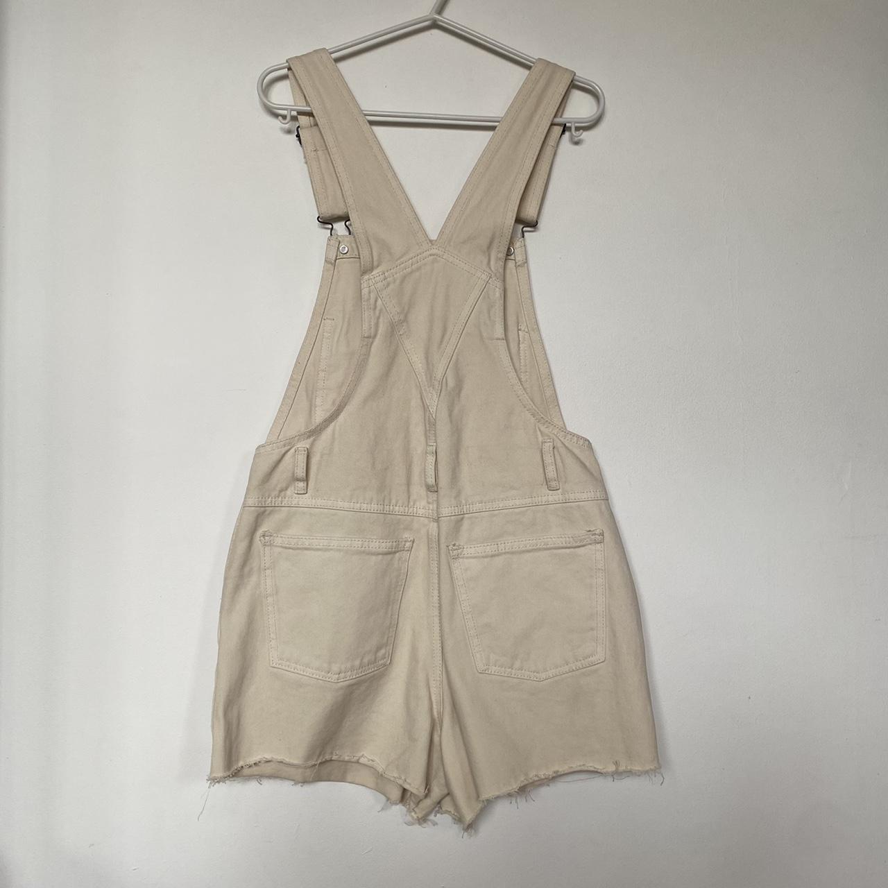 Selling these adorable, brand new, never worn, creme... - Depop