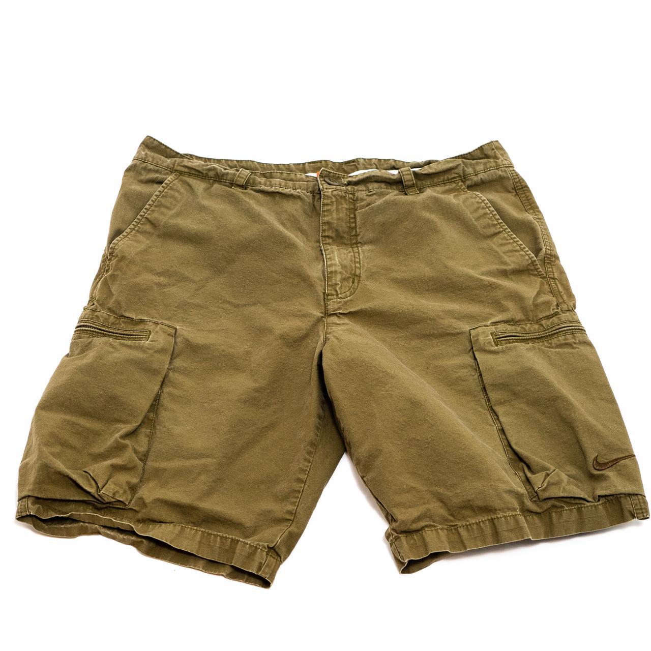 nike cargo shorts khaki