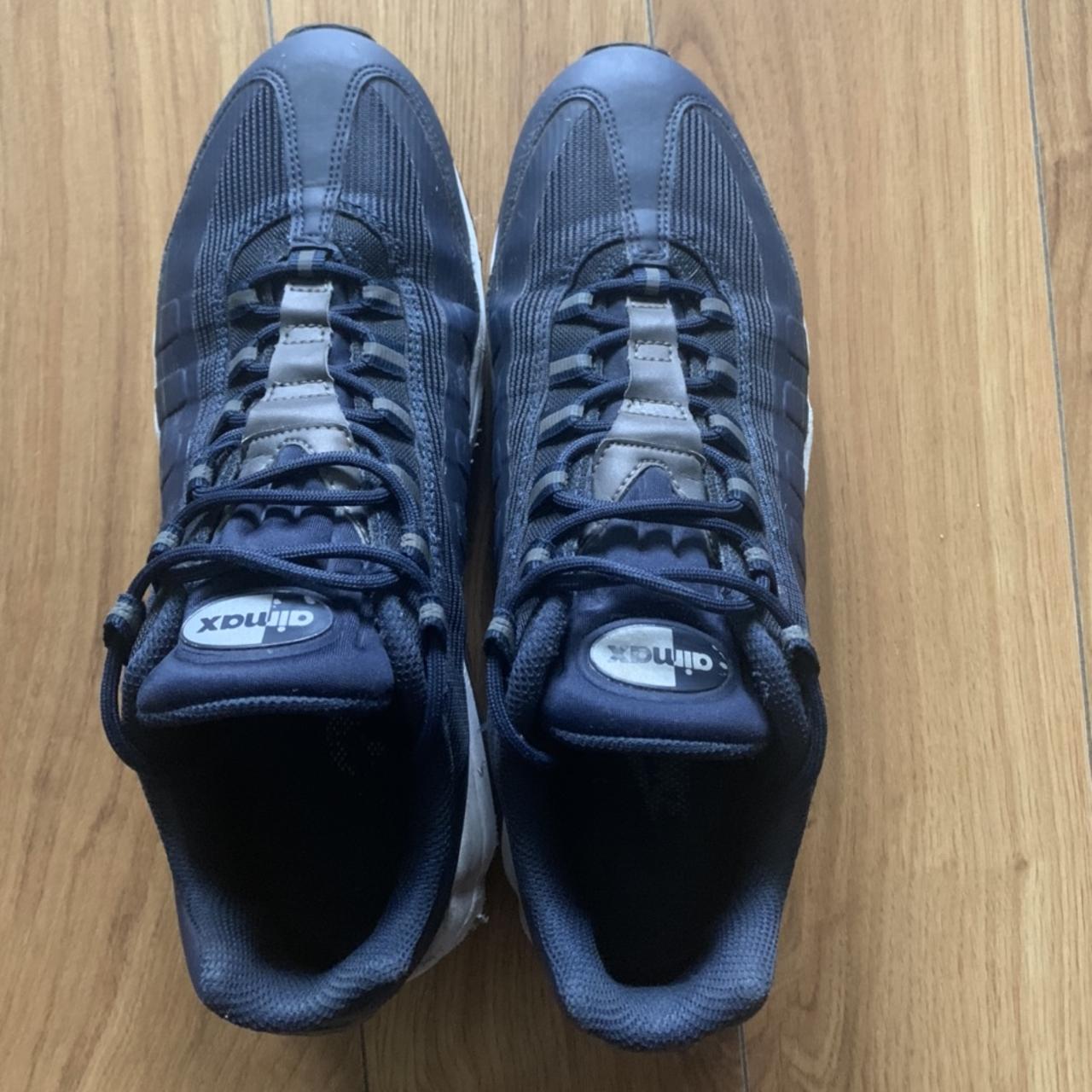 mens nike navy trainers