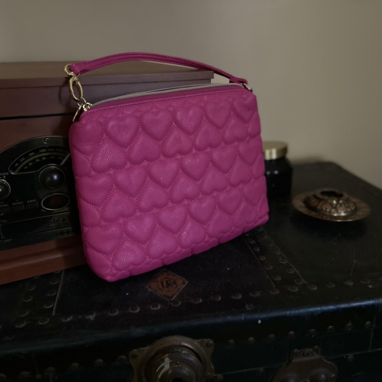 BETSEYVILLE by BETSEY JOHNSON Hearts Handbag | Betsey johnson handbags,  Fashion bags, Betsey johnson purses