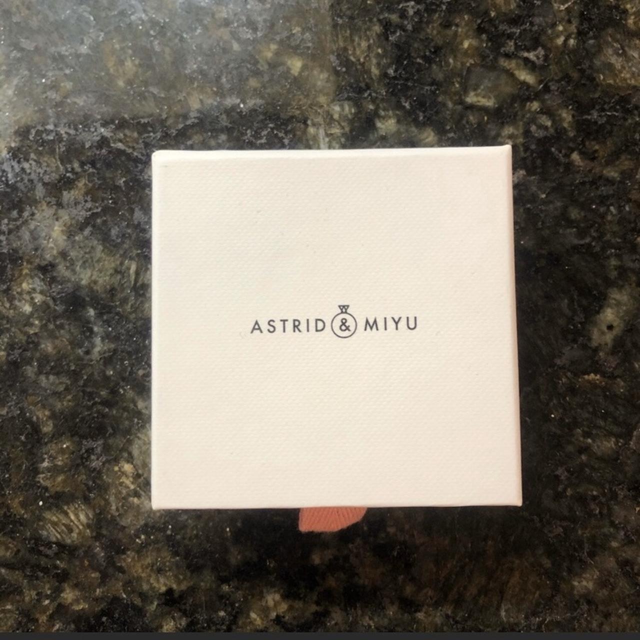 Astrid & Miyu Women's Gold and Black Jewellery (3)