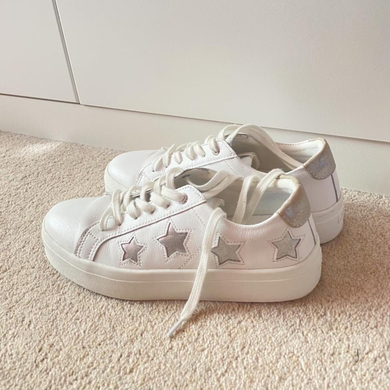 Designer Guess shoes White Trainers with