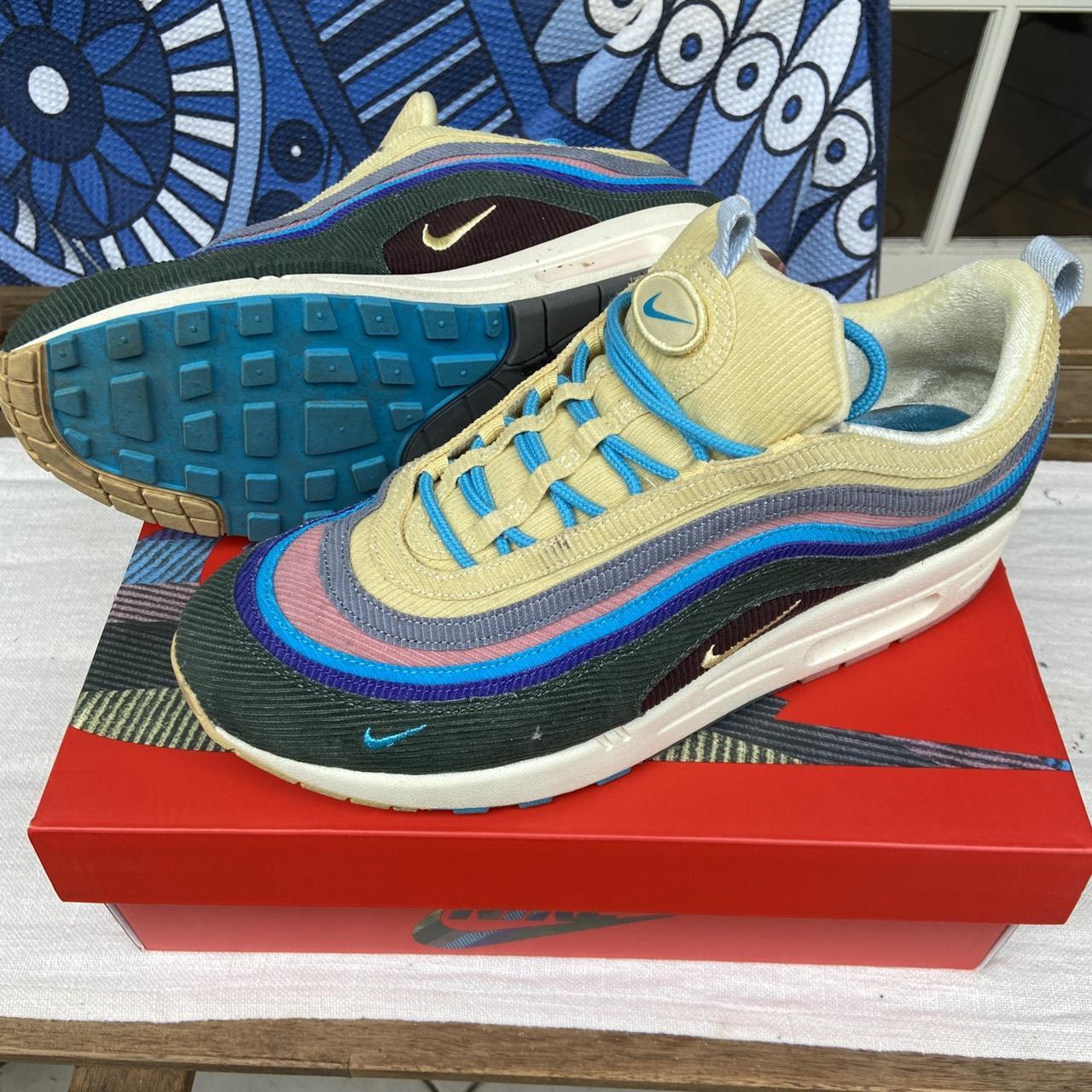 reese witherspoon air max 97