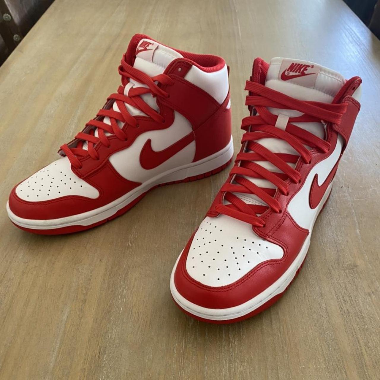 Dunk High red and white - Depop