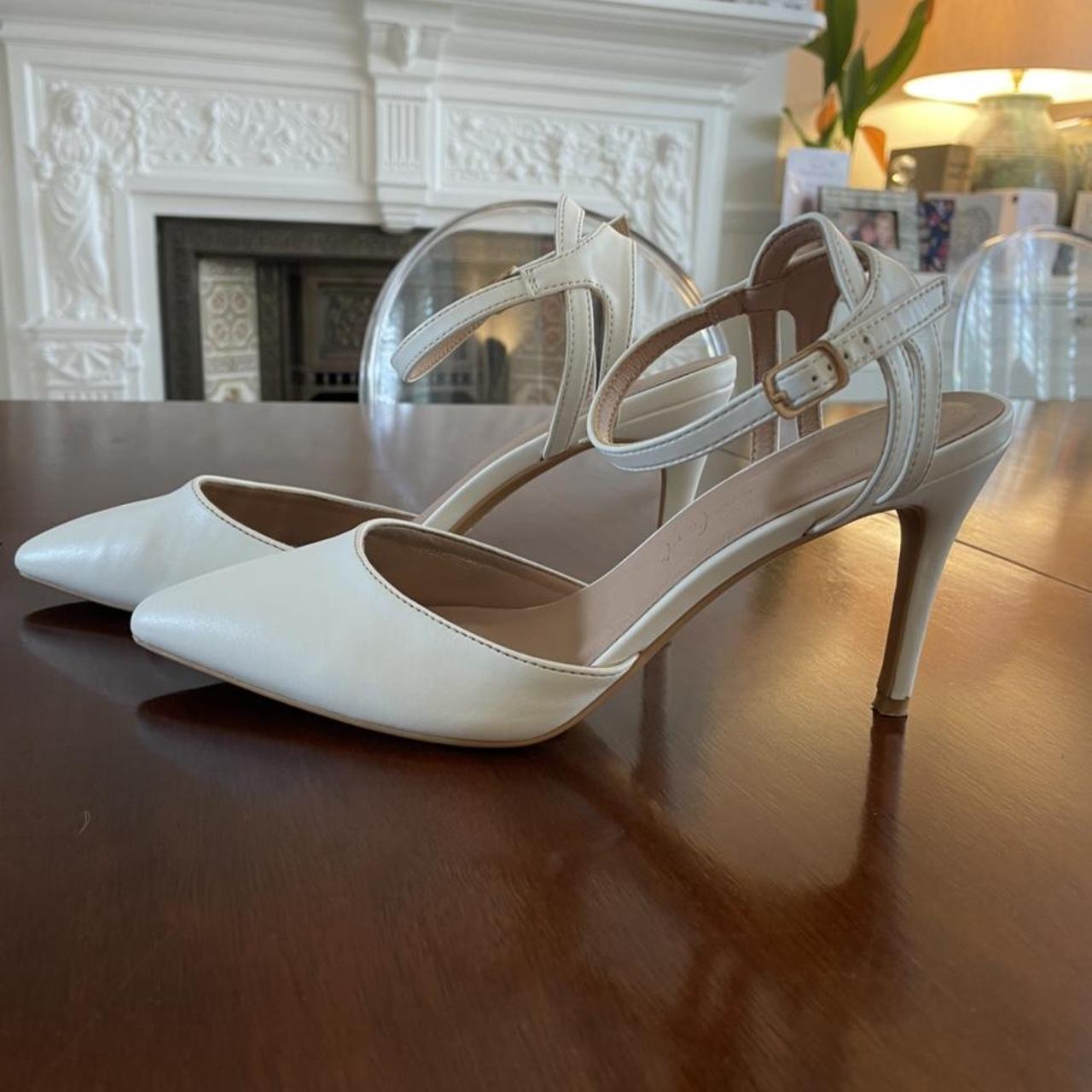 New Look Women's White Courts | Depop