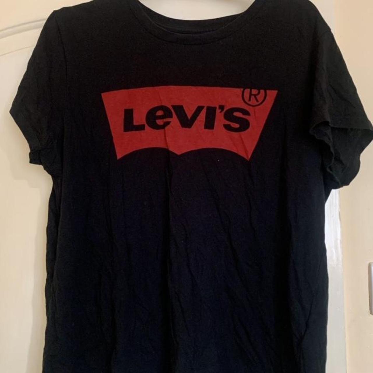 Levi’s XL T-shirt, worn but like new #levis #tshirt... - Depop
